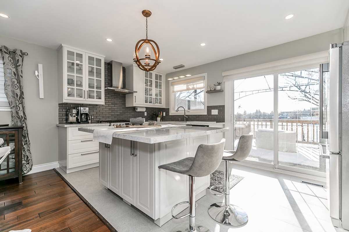 3 Lockton Cres