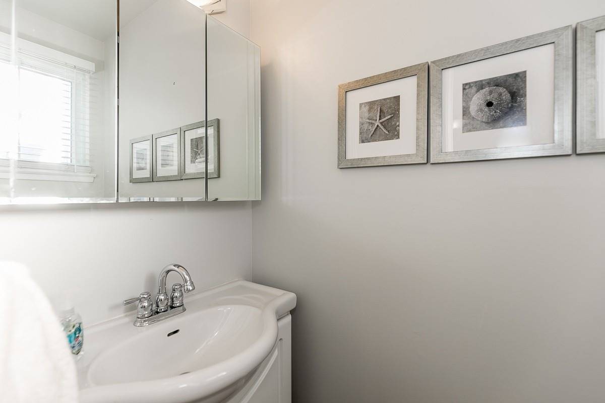 3 Lockton Cres