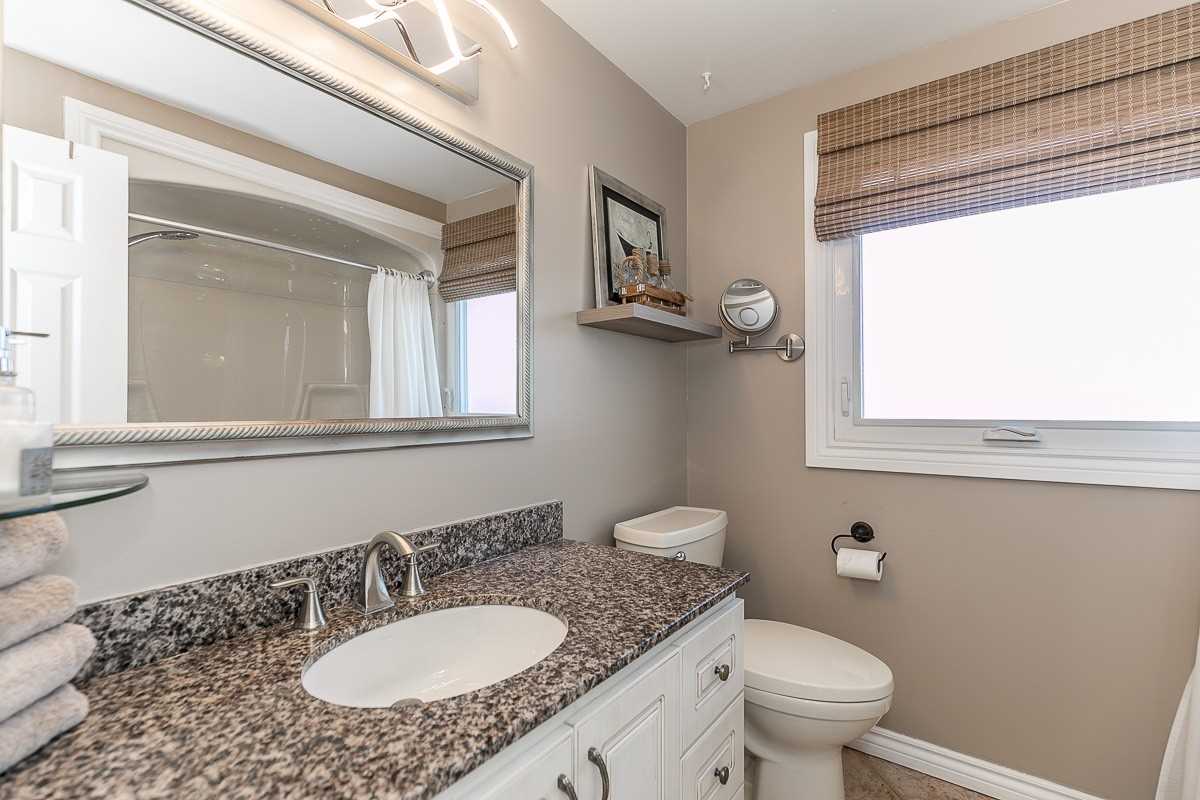 3 Lockton Cres