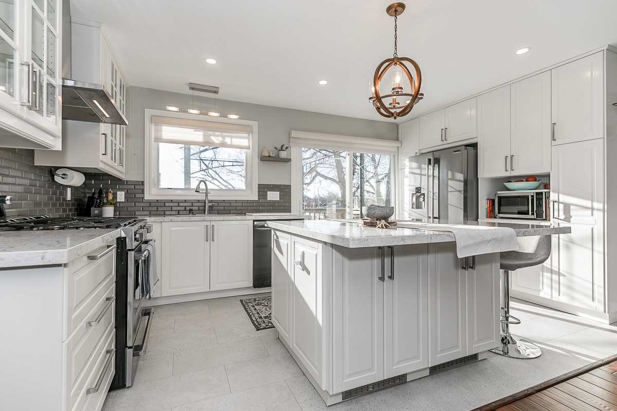 3 Lockton Cres