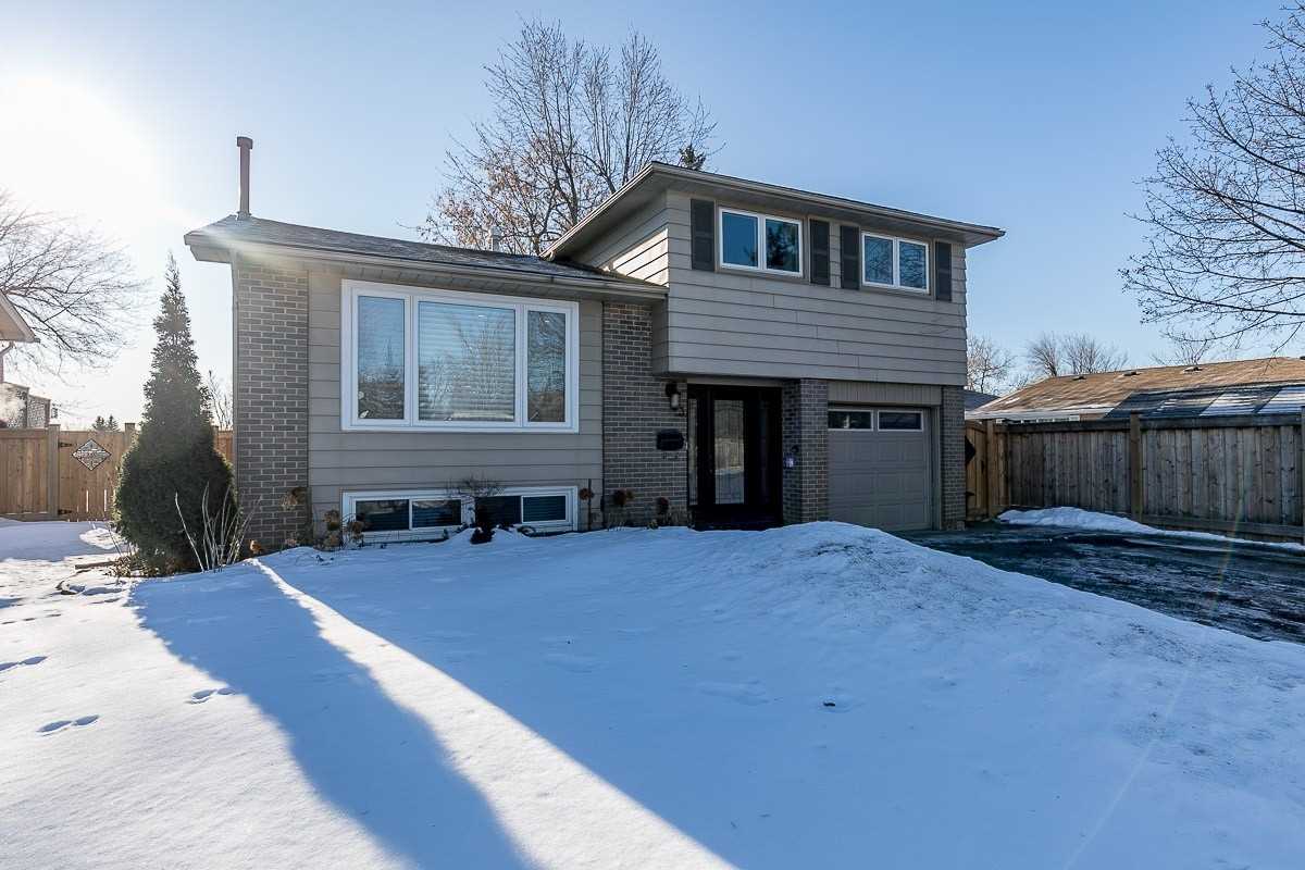 3 Lockton Cres