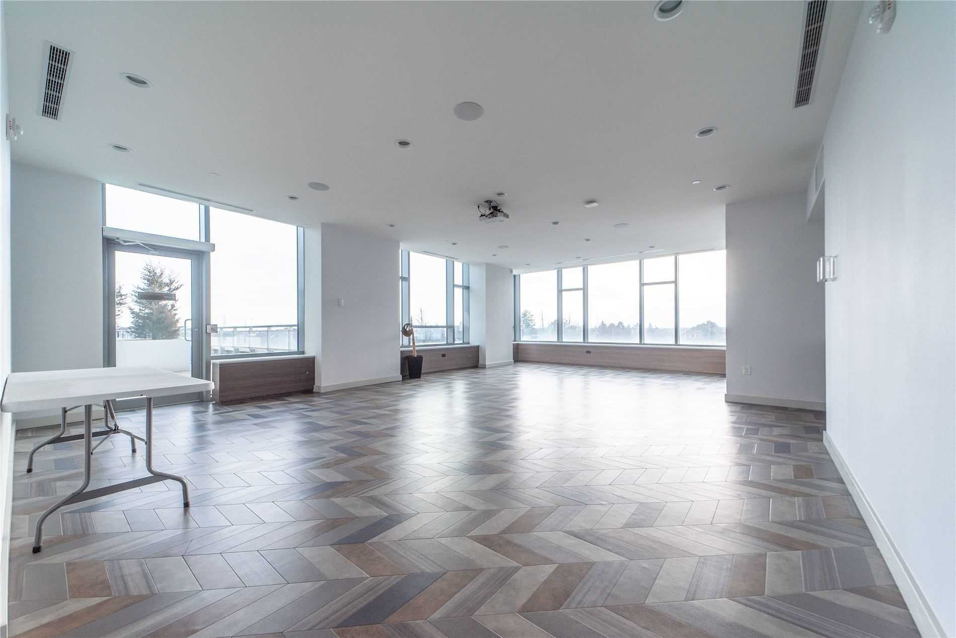 2560 Eglinton Ave W, #609