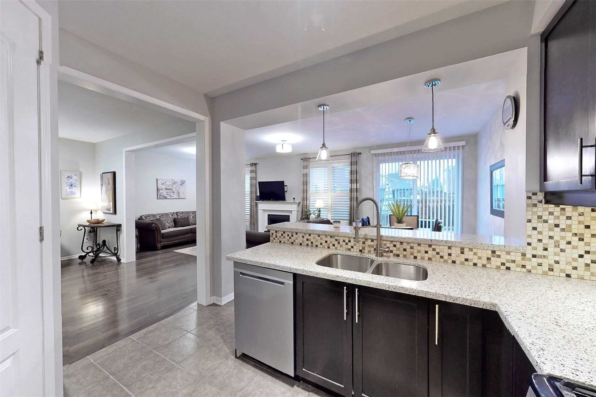 415 Pozbou Cres