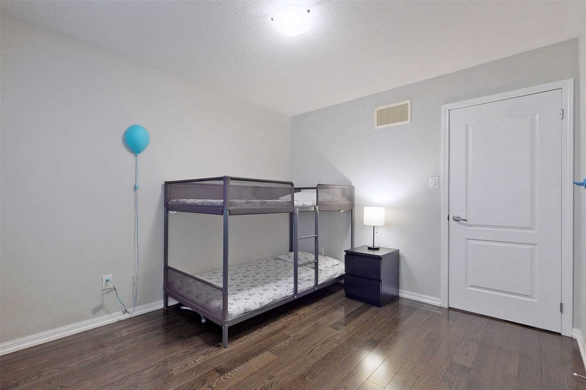 415 Pozbou Cres