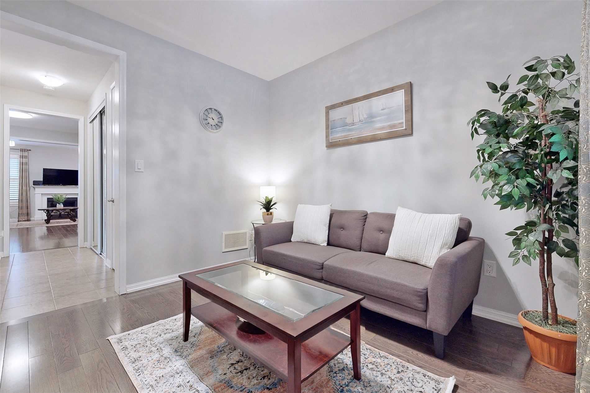 415 Pozbou Cres
