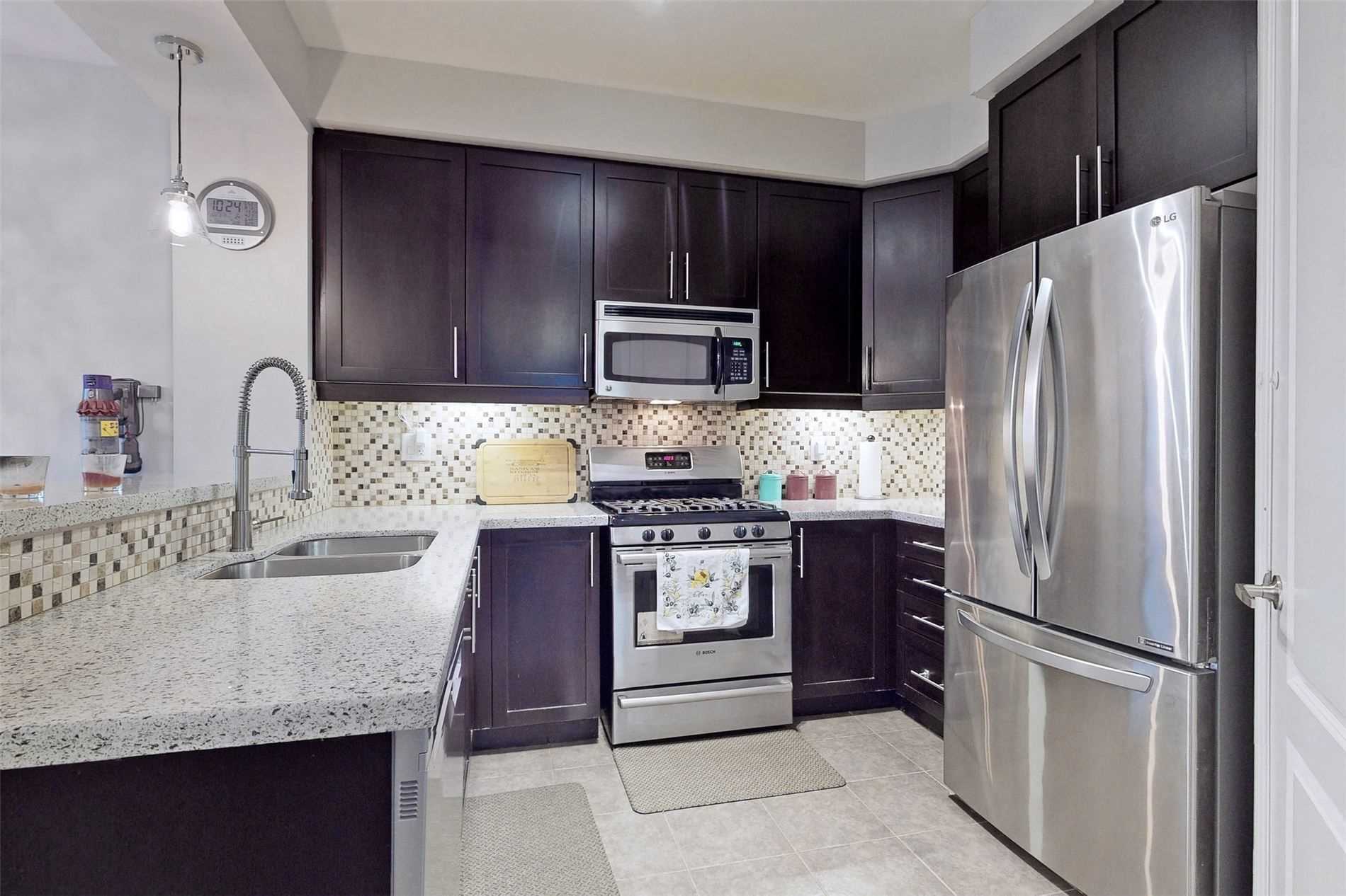 415 Pozbou Cres
