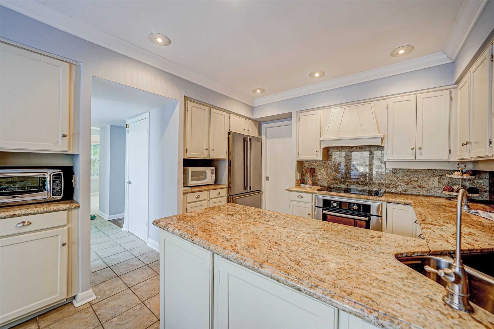 143 Balsam Dr