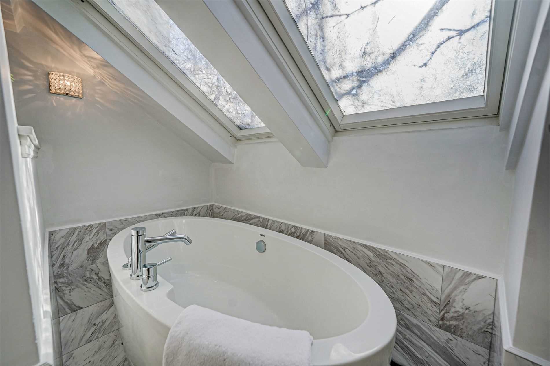 143 Balsam Dr