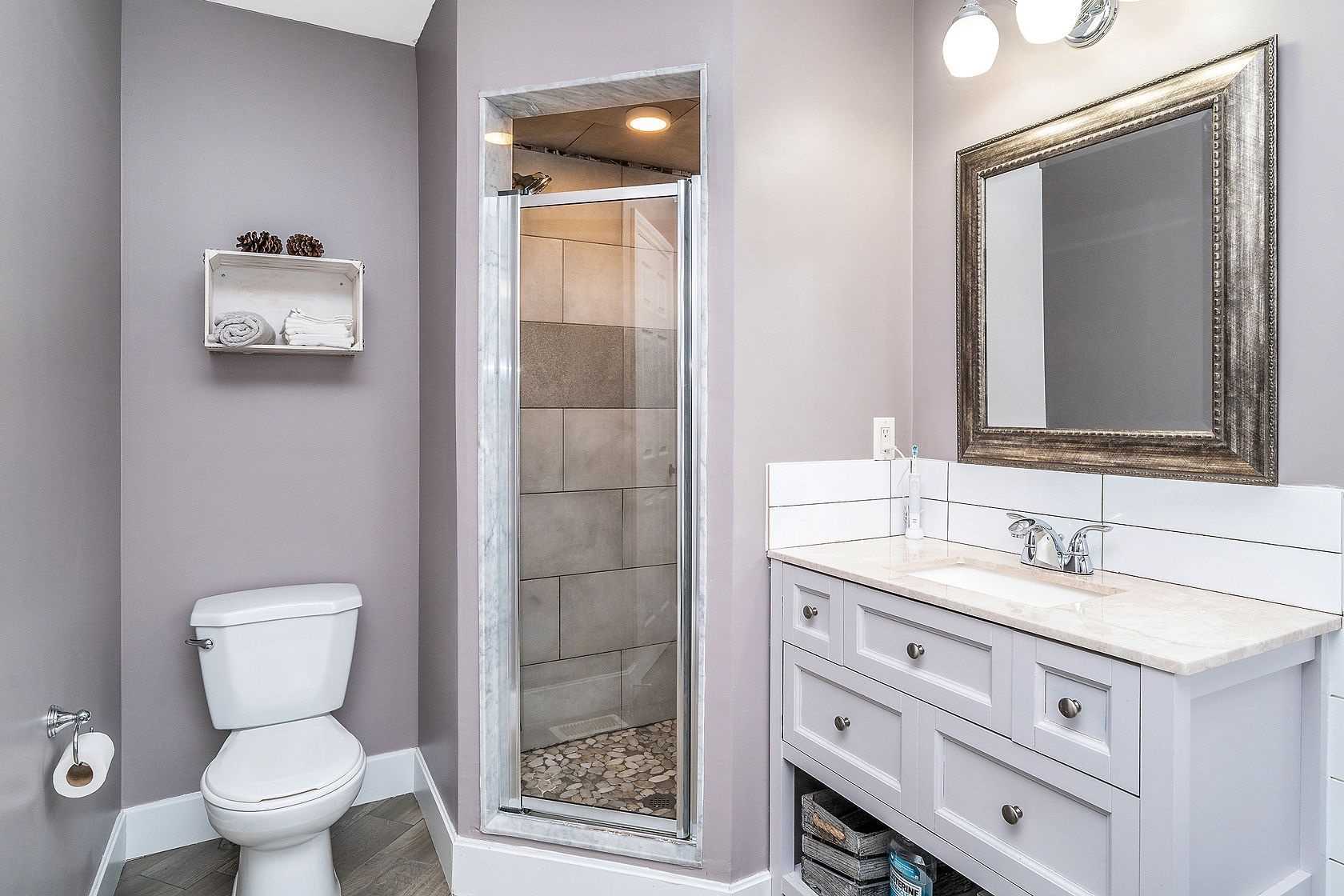 25 Mowat Cres