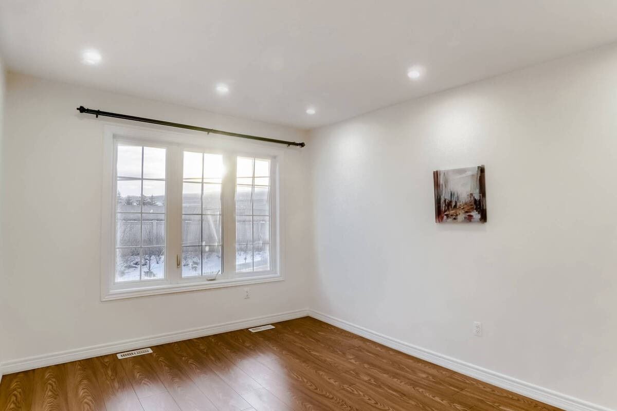 963 Transom Cres