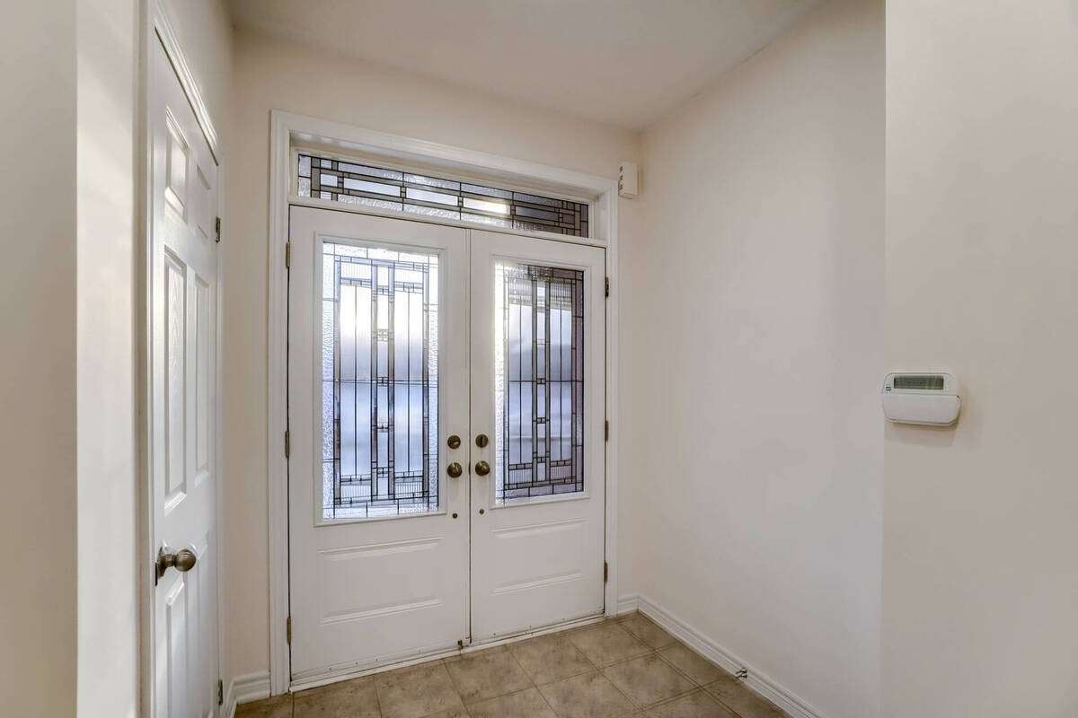 963 Transom Cres