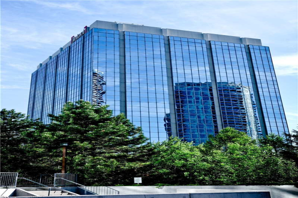 2 Robert Speck Pkwy, Mississauga