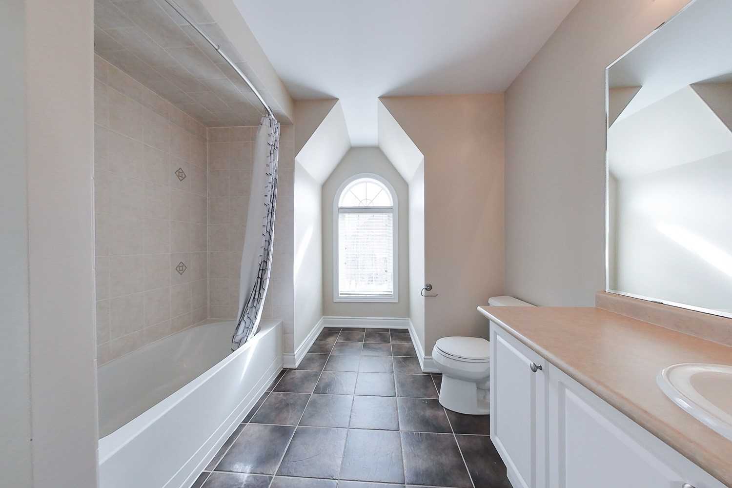 3329 Mistwell Cres