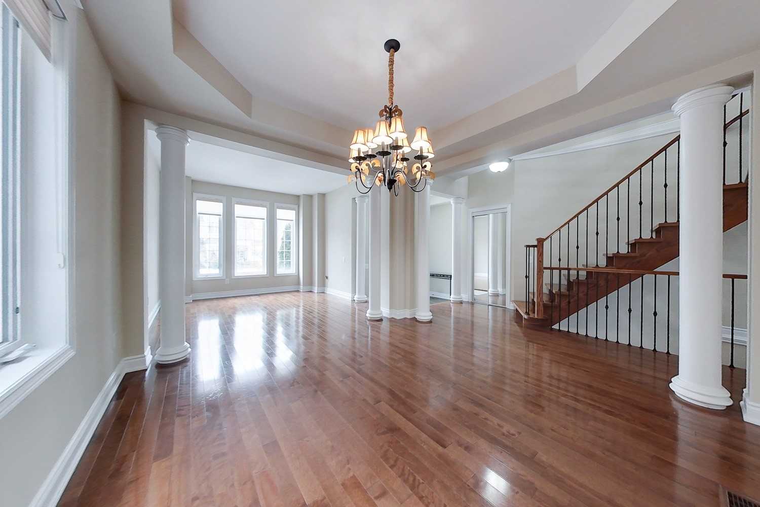 3329 Mistwell Cres