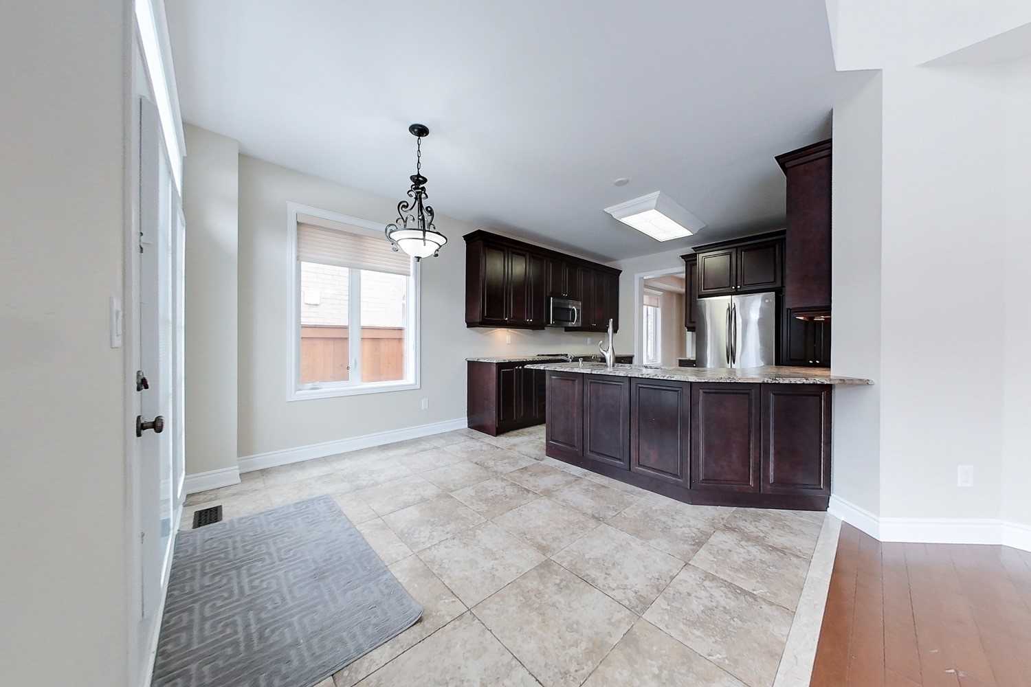 3329 Mistwell Cres