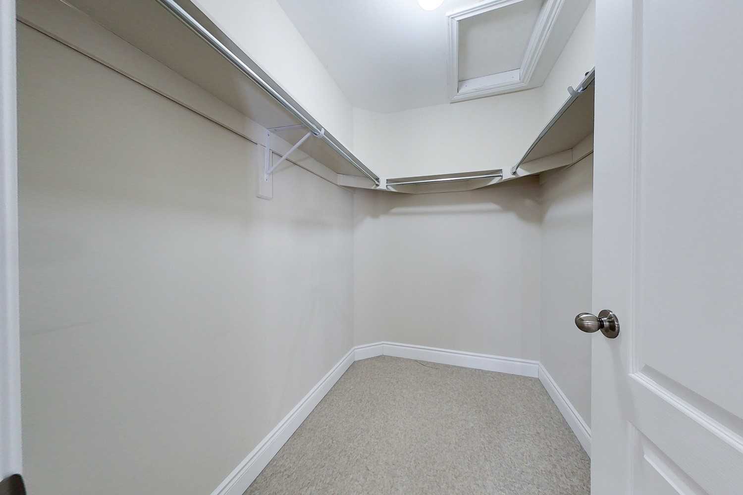 3329 Mistwell Cres