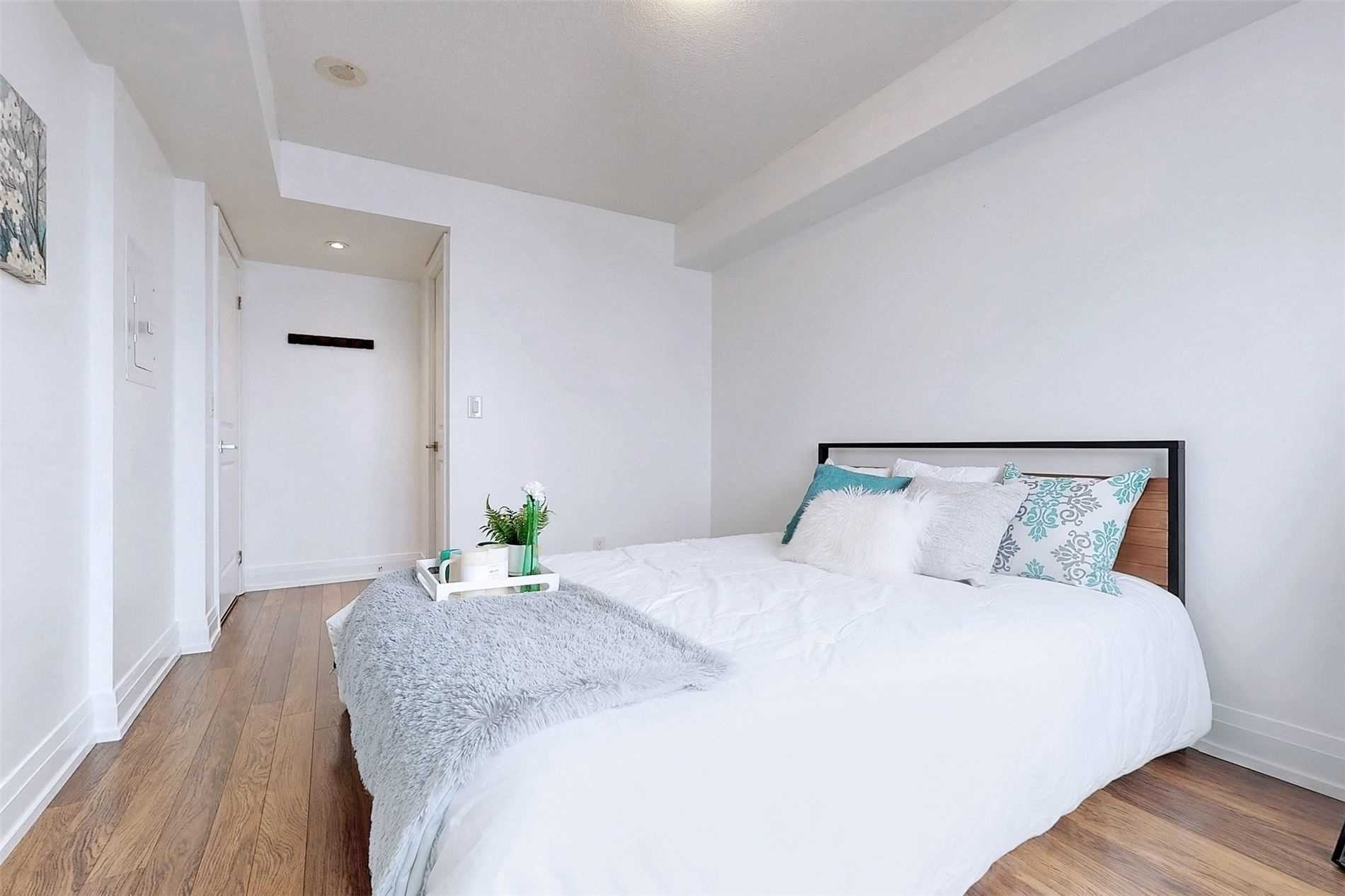 1060 Sheppard Ave W, #216