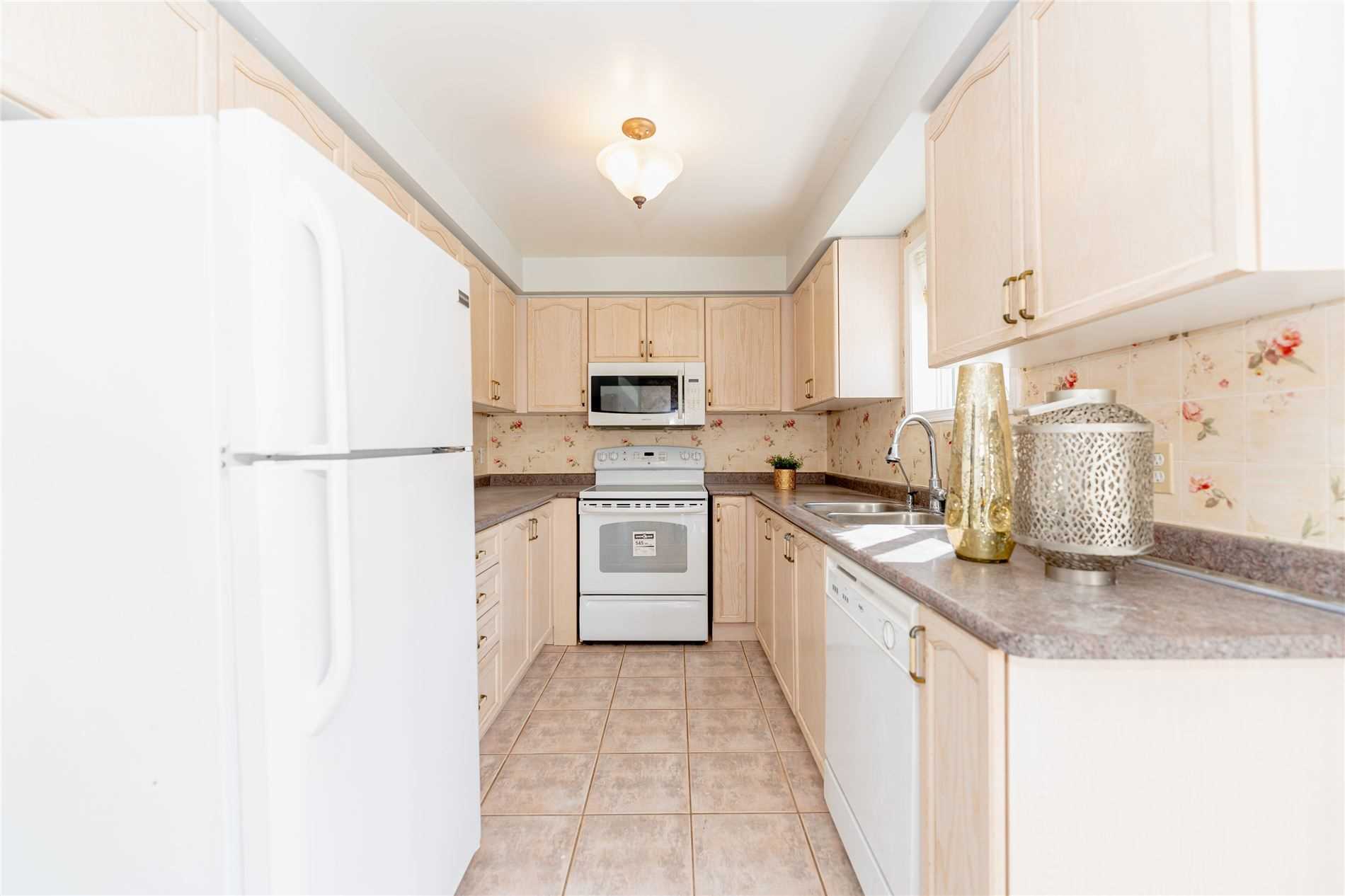 60 Fordwich Blvd