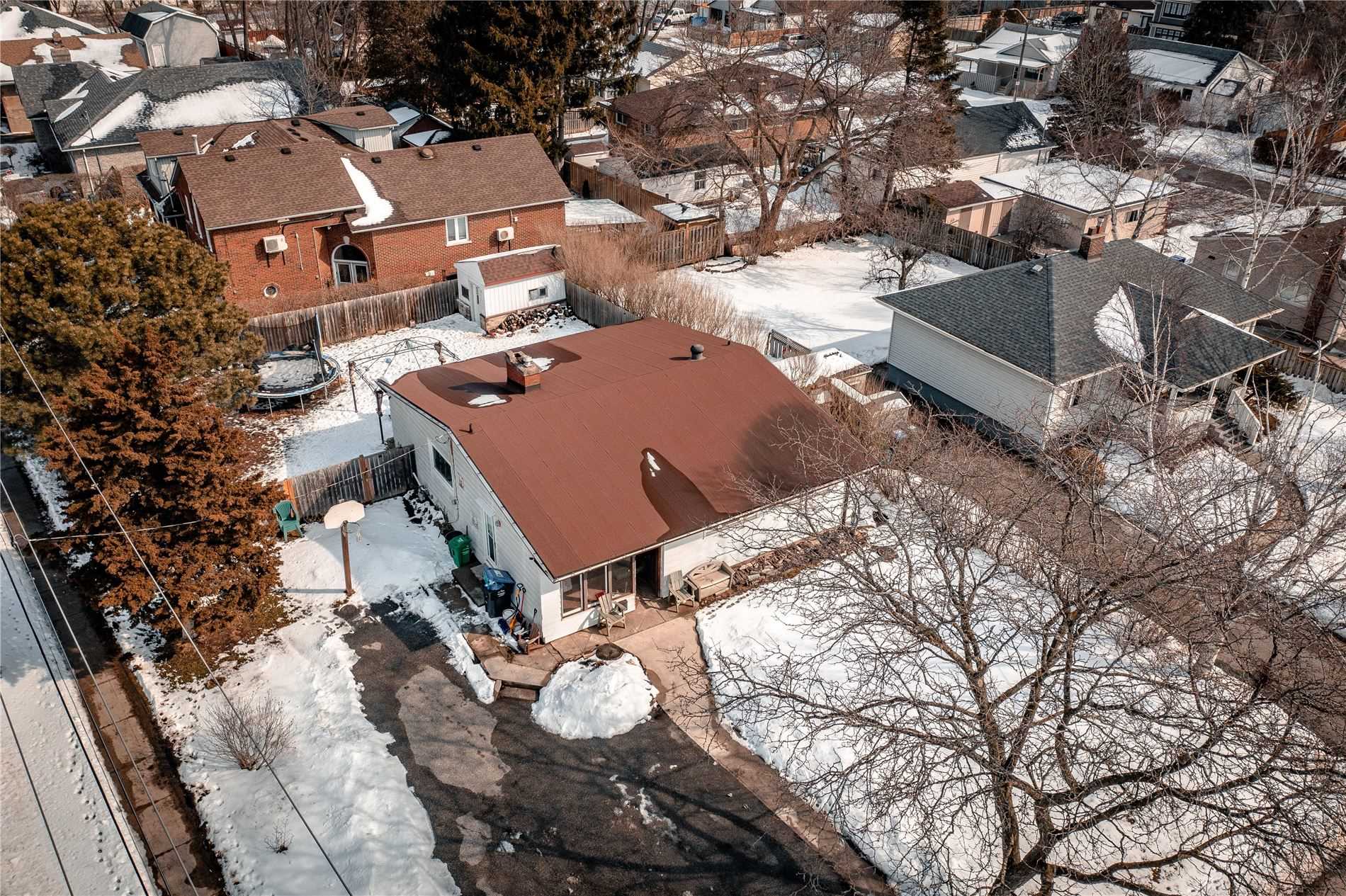 1241 Strathy Ave