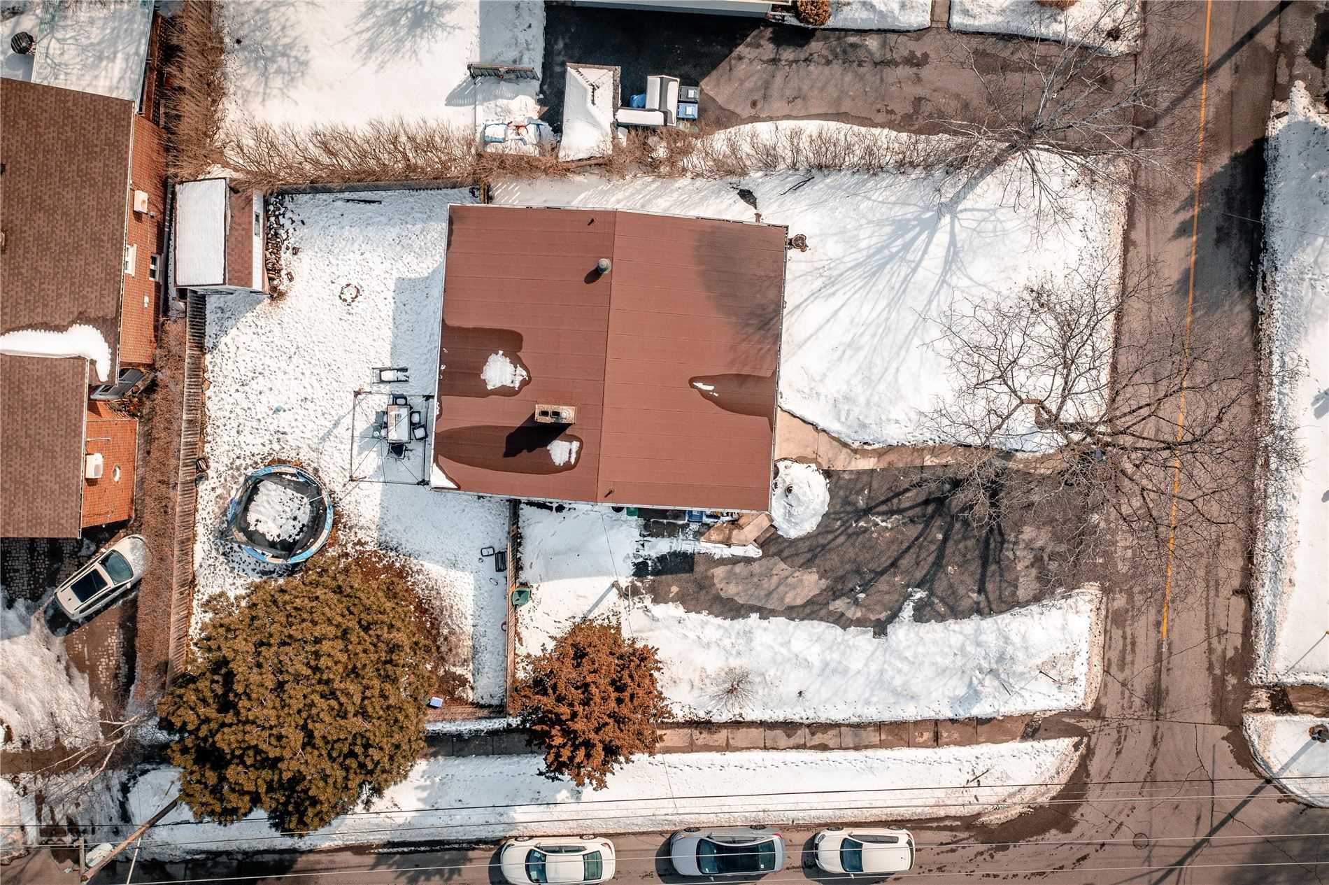 1241 Strathy Ave