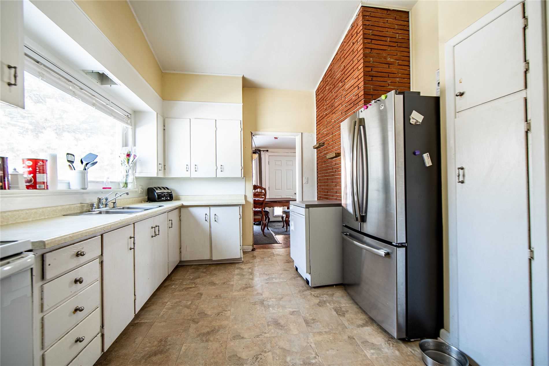 1241 Strathy Ave