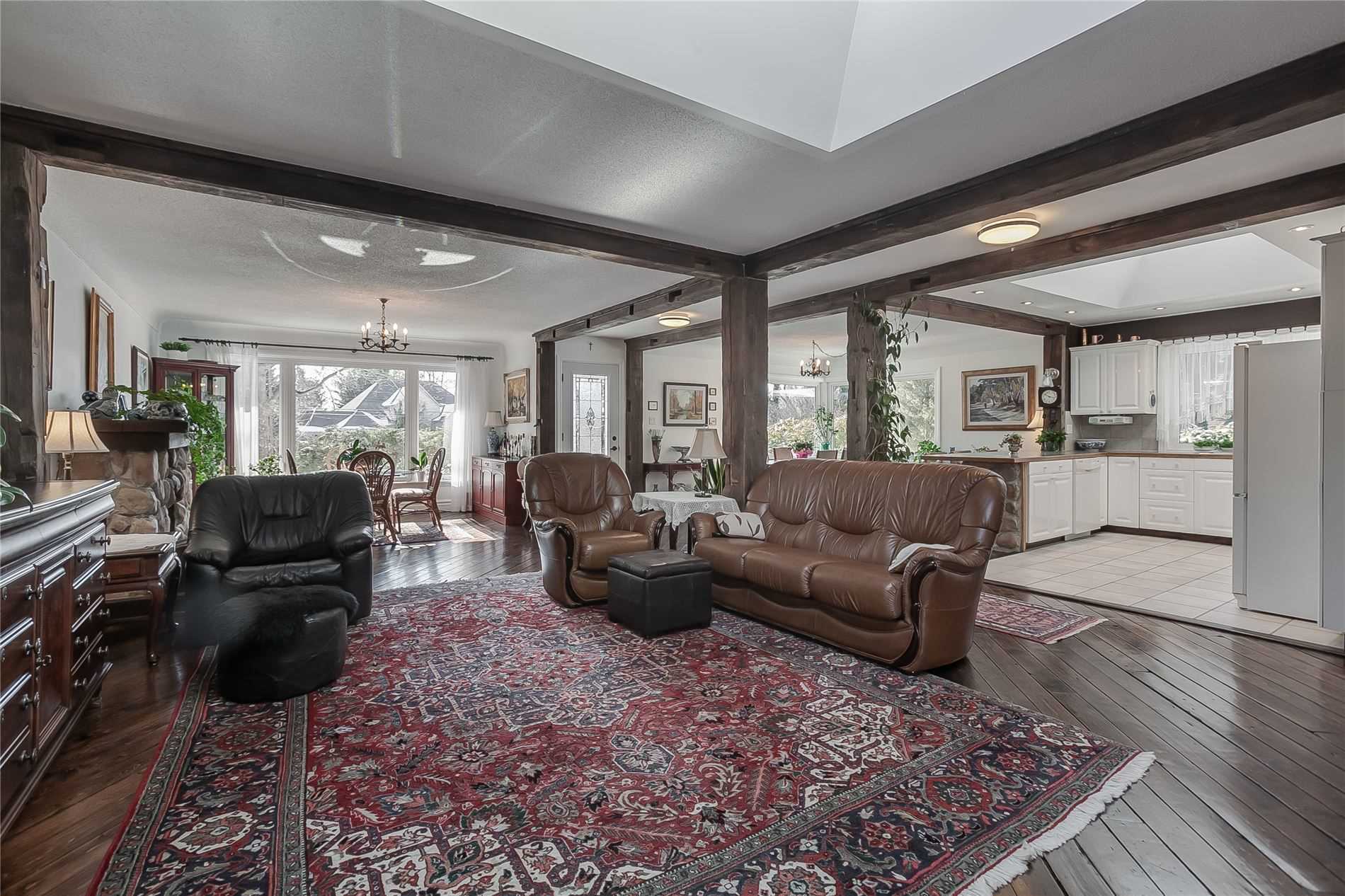 4187 Lakeshore Rd