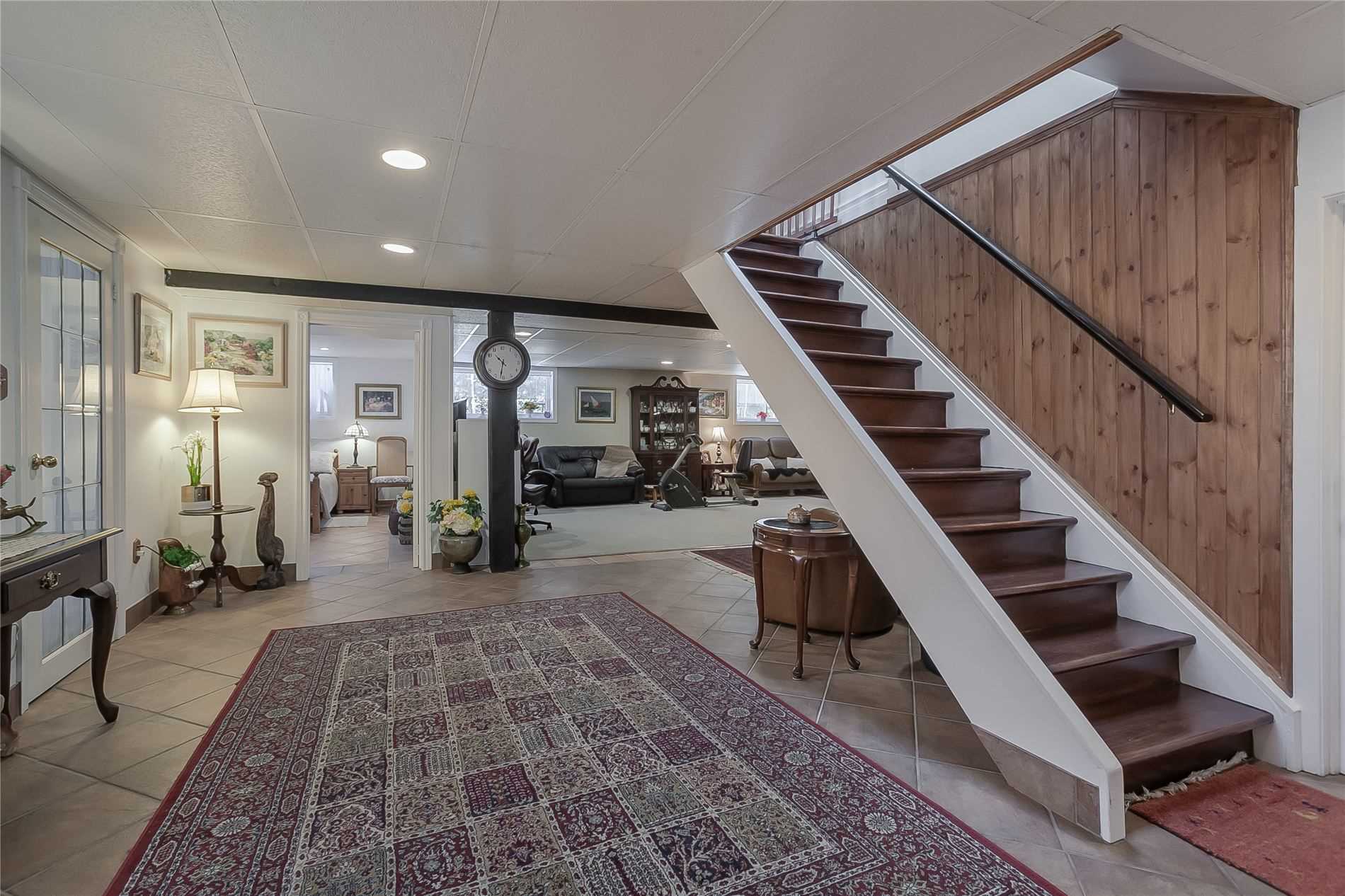 4187 Lakeshore Rd