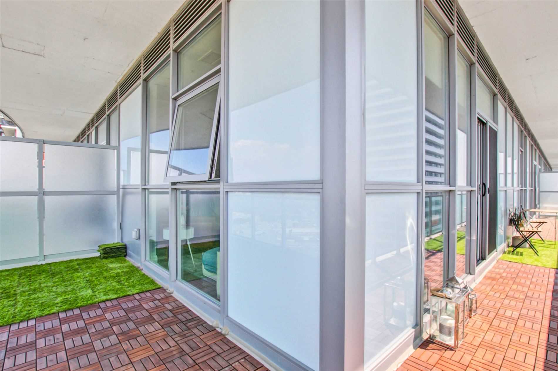 33 Shore Breeze Dr W, #3602