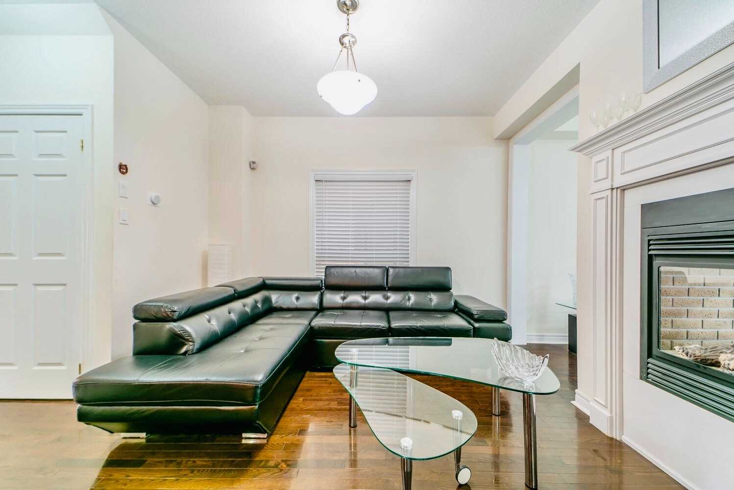 13 Fairservice Dr
