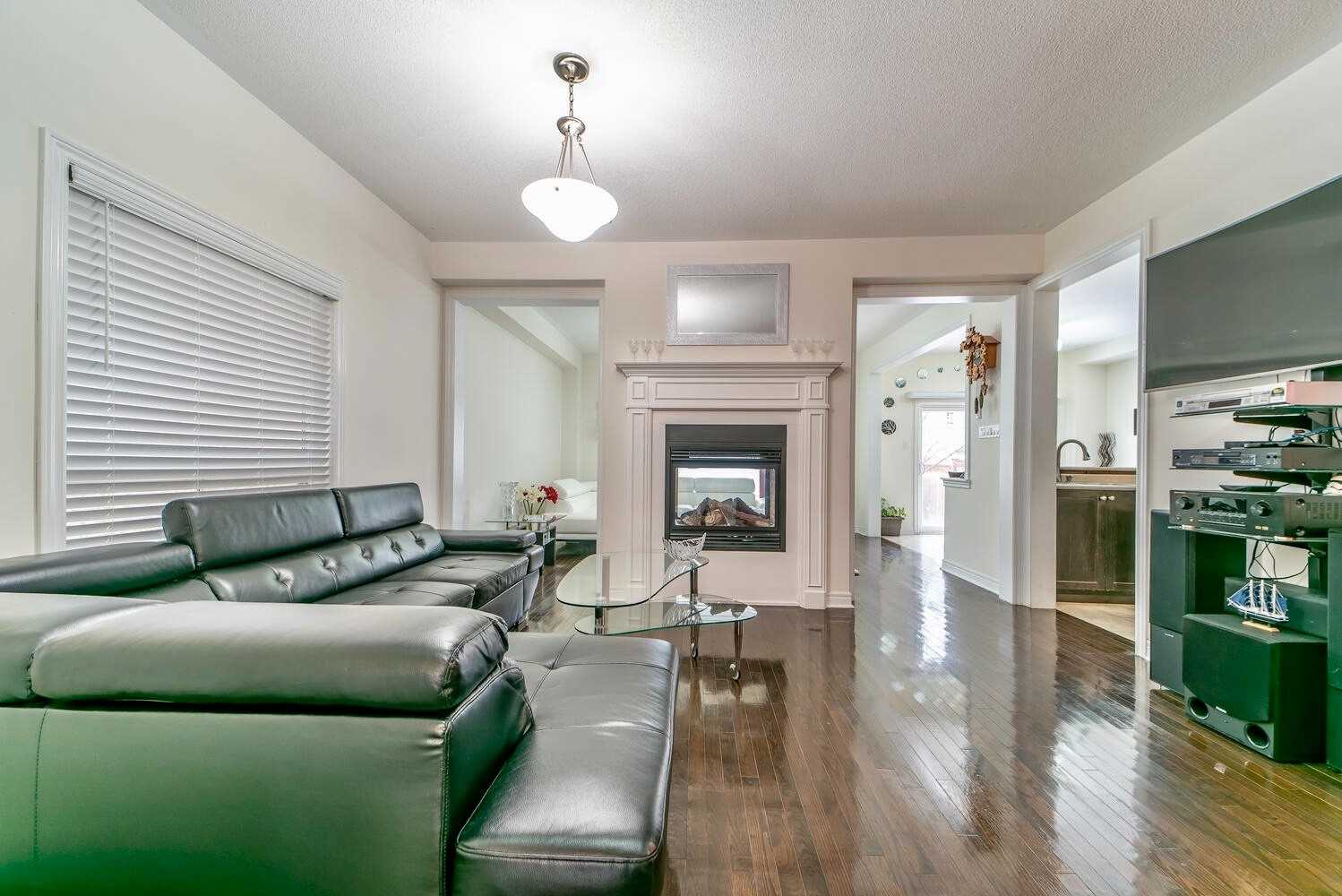 13 Fairservice Dr