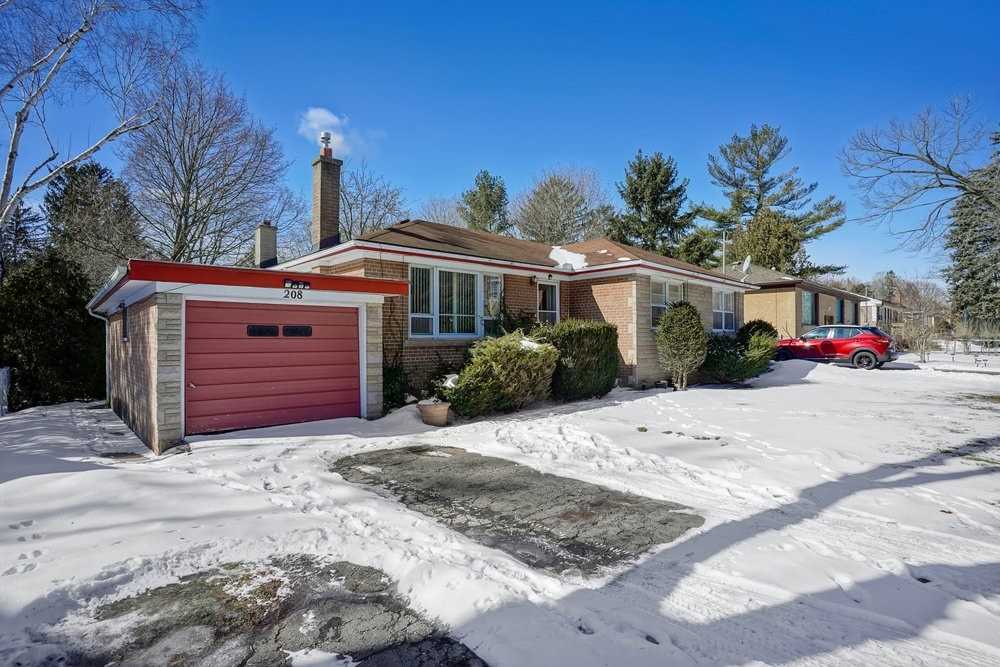 208 Glen Oak Dr