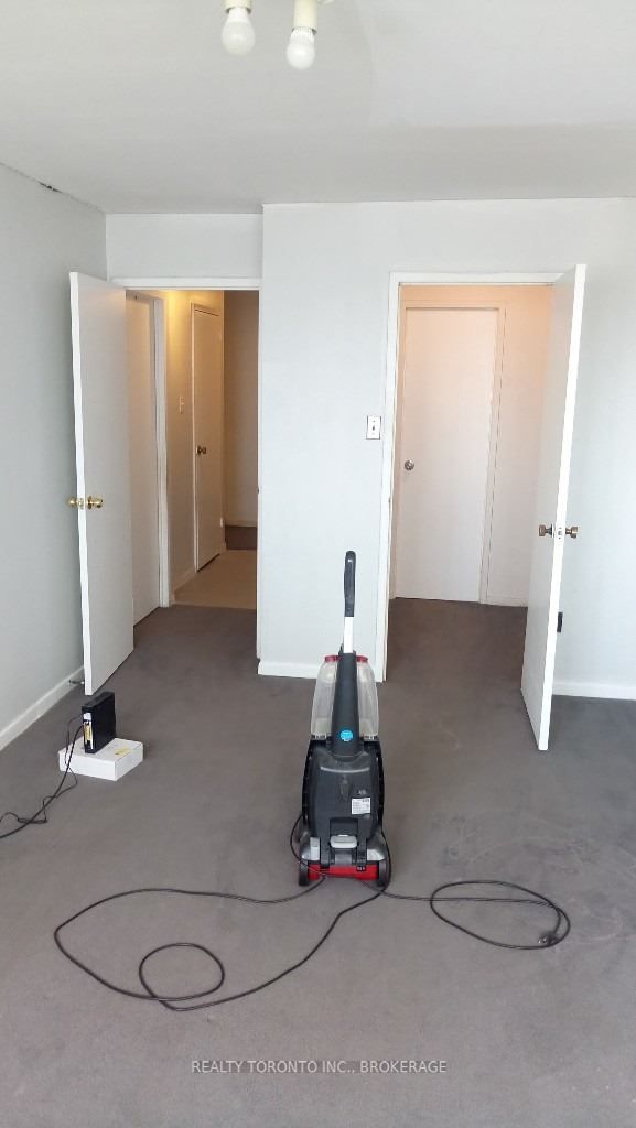 Listing W5523376 - Large Photo # 15