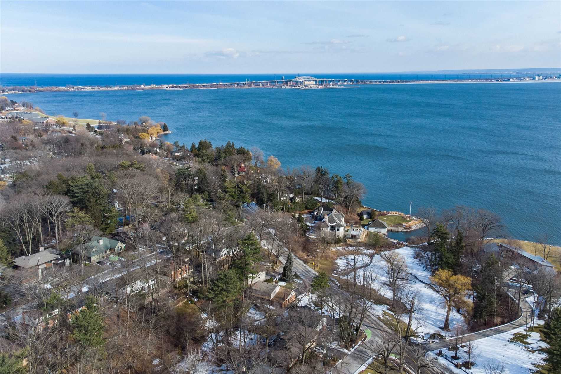 221 North Shore Blvd E