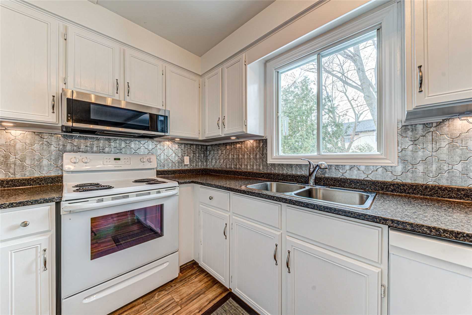 12 Fieldgate Dr