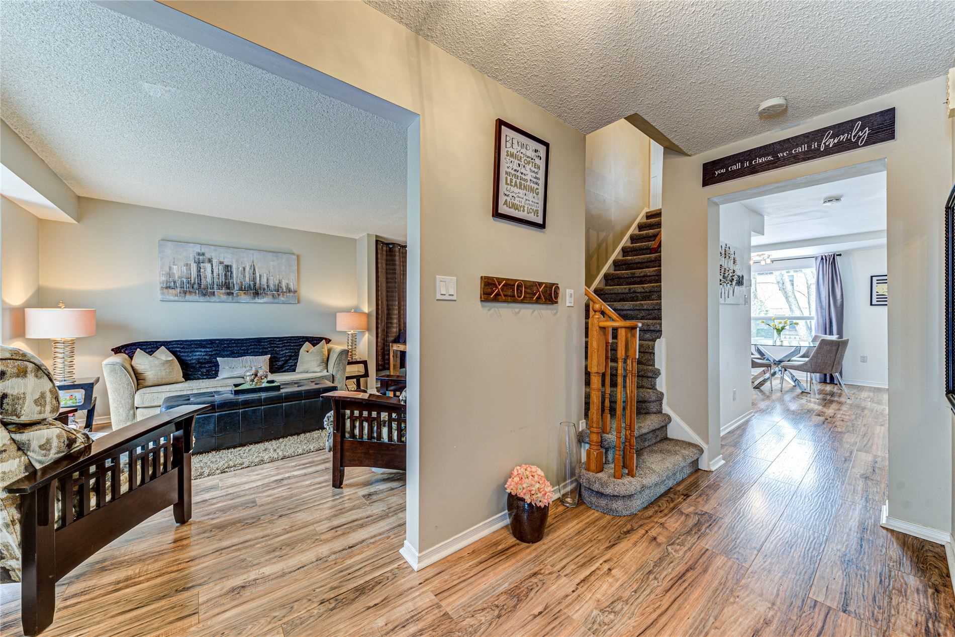 12 Fieldgate Dr