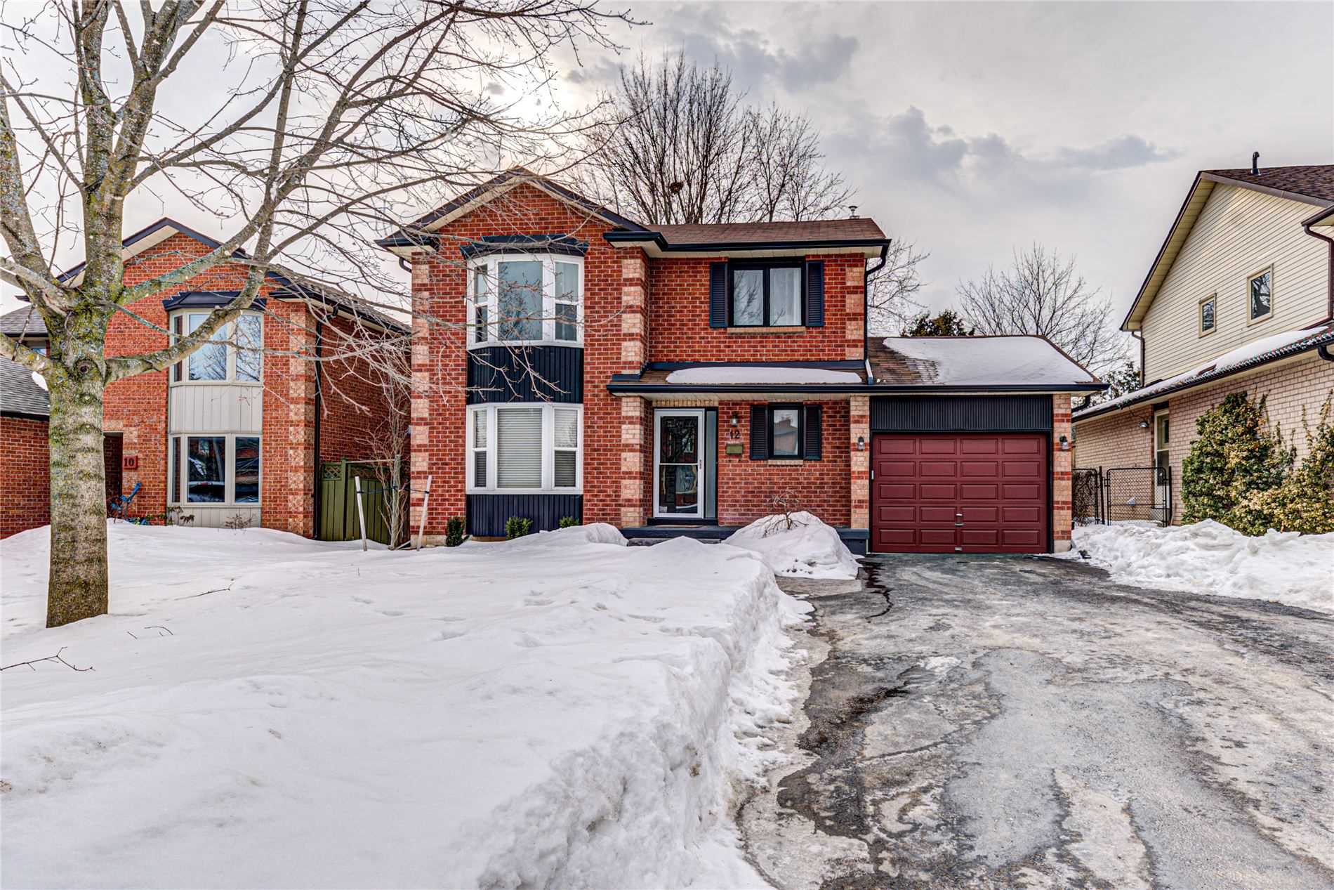 12 Fieldgate Dr