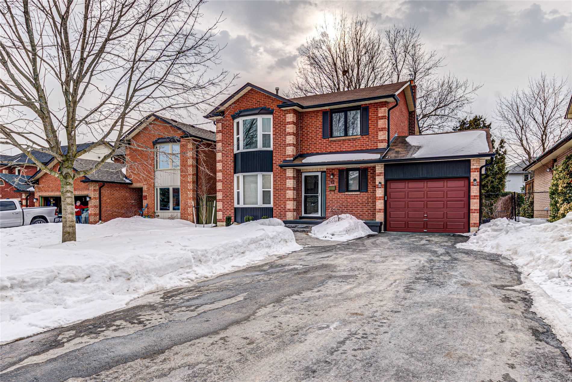 12 Fieldgate Dr