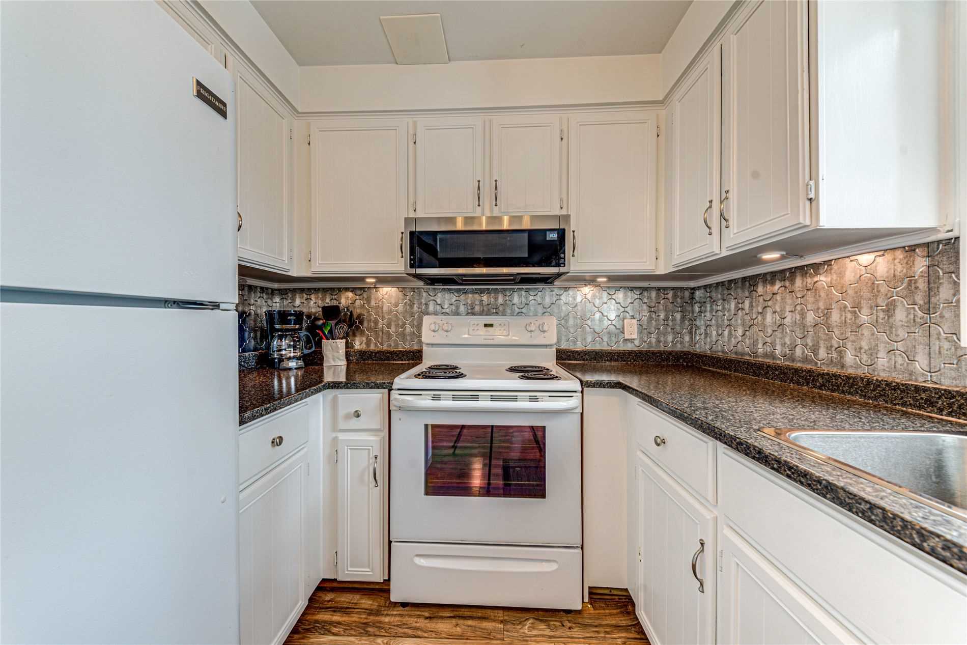 12 Fieldgate Dr