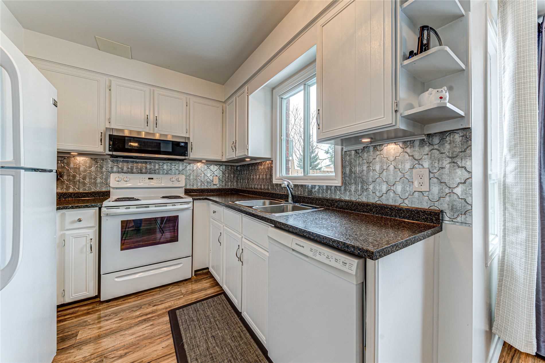 12 Fieldgate Dr