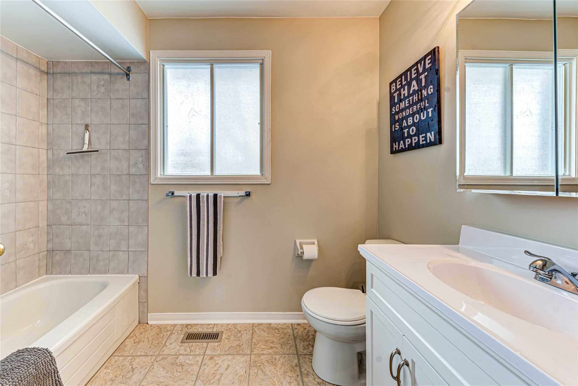 12 Fieldgate Dr