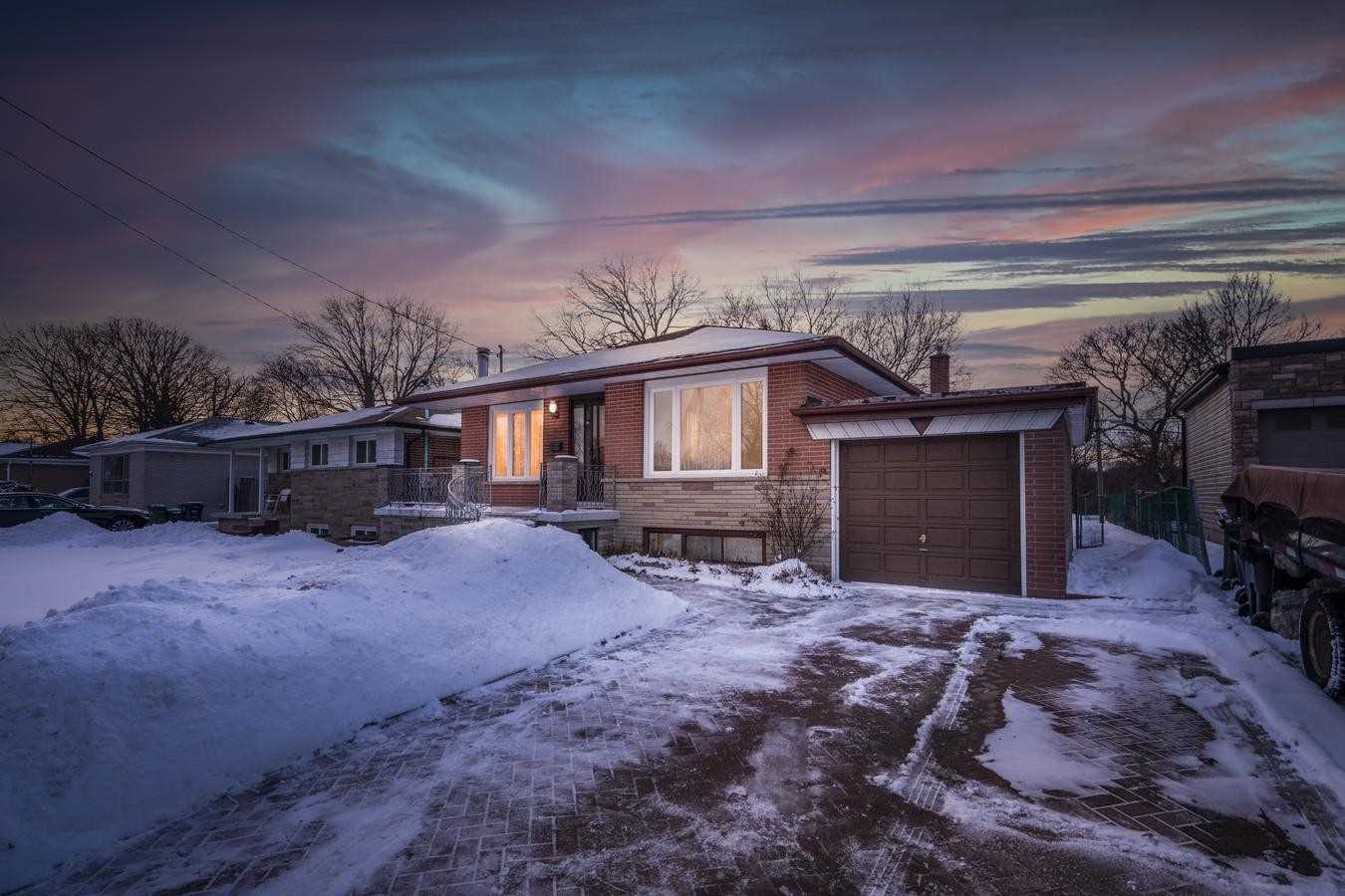 Listing W5527356 - Large Photo # 1