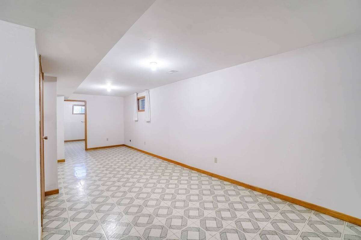 550 Meadows Blvd