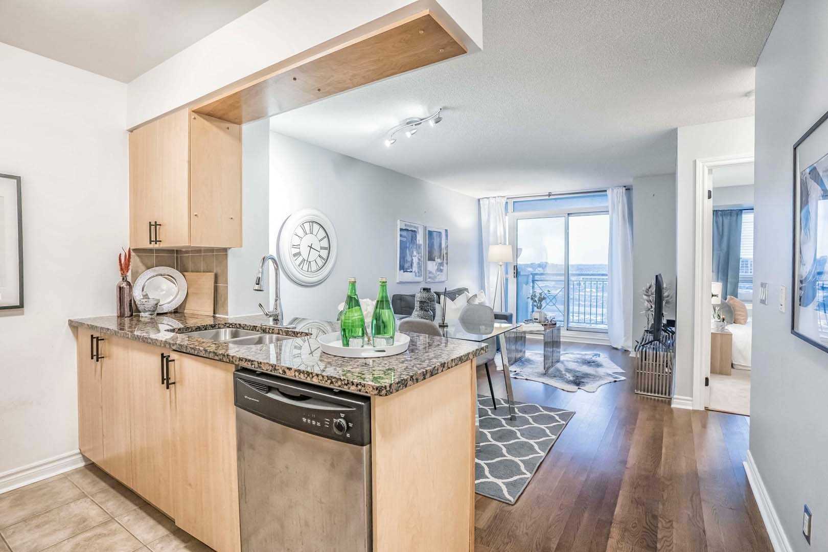 Listing W5533367 - Large Photo # 2