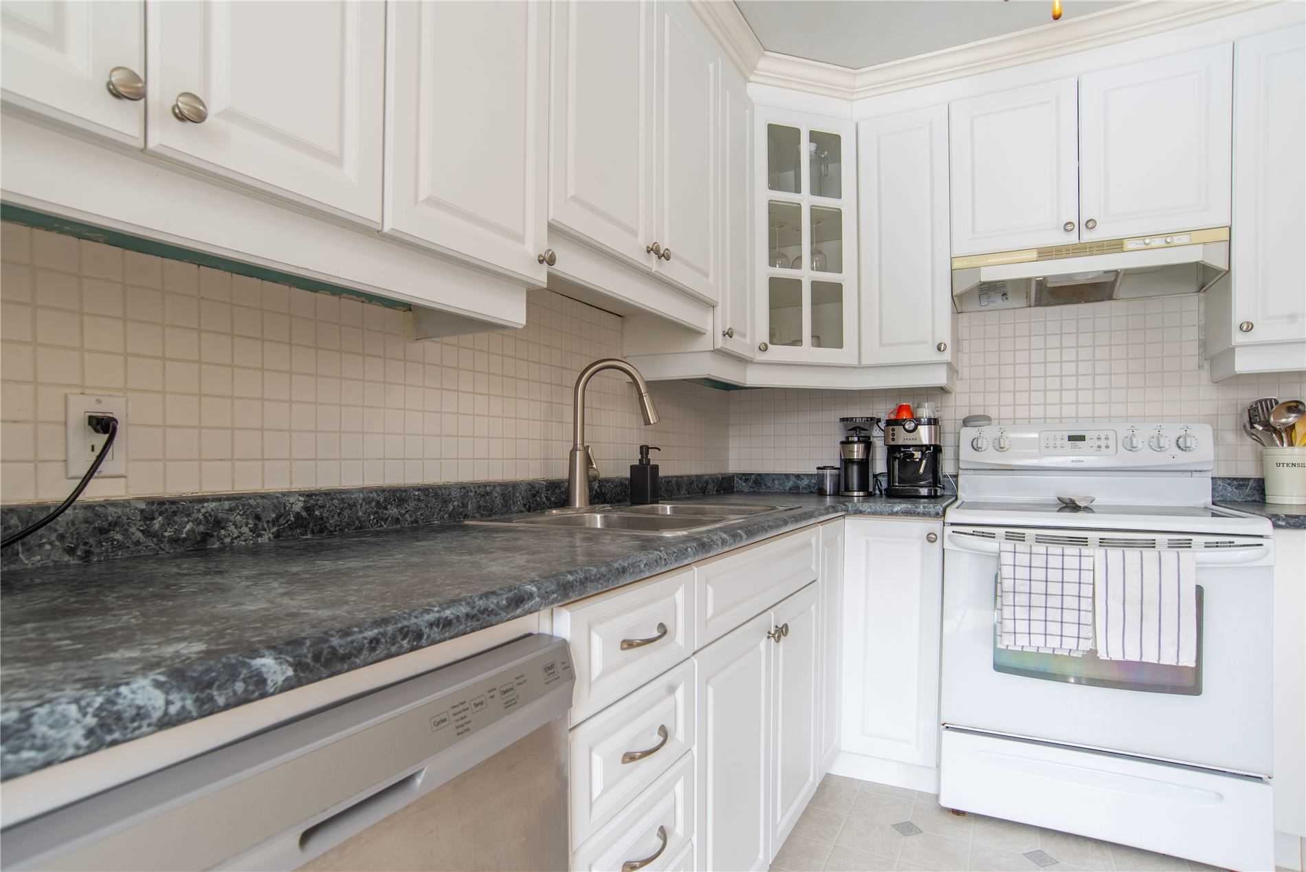 14 Quarry Dr