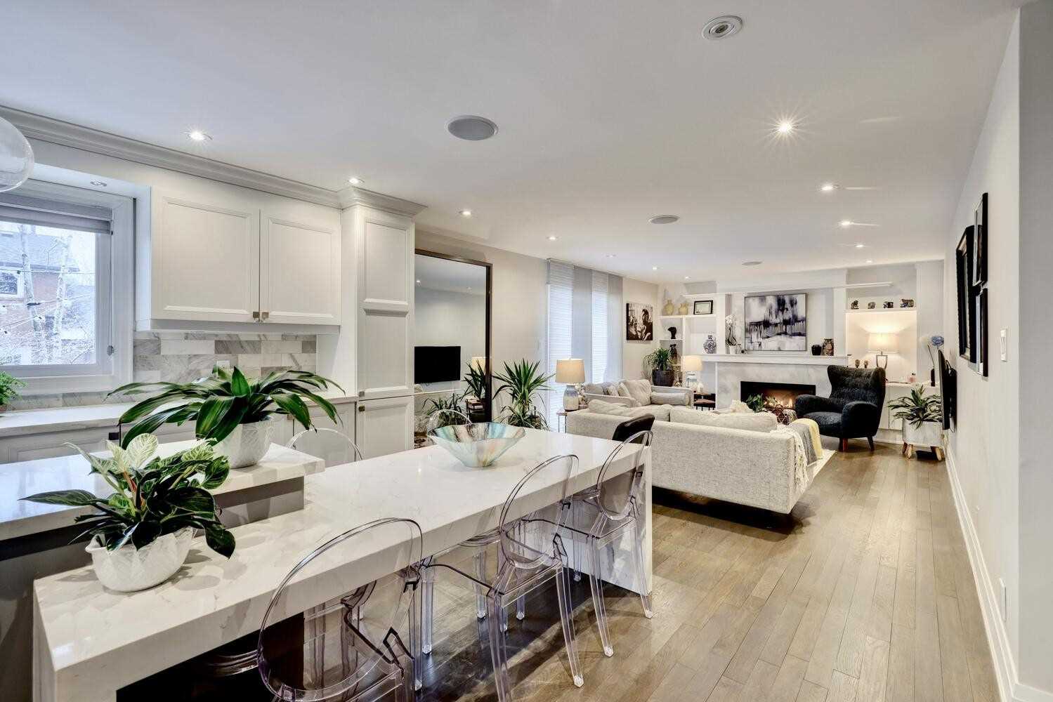 2068 Mississauga Rd
