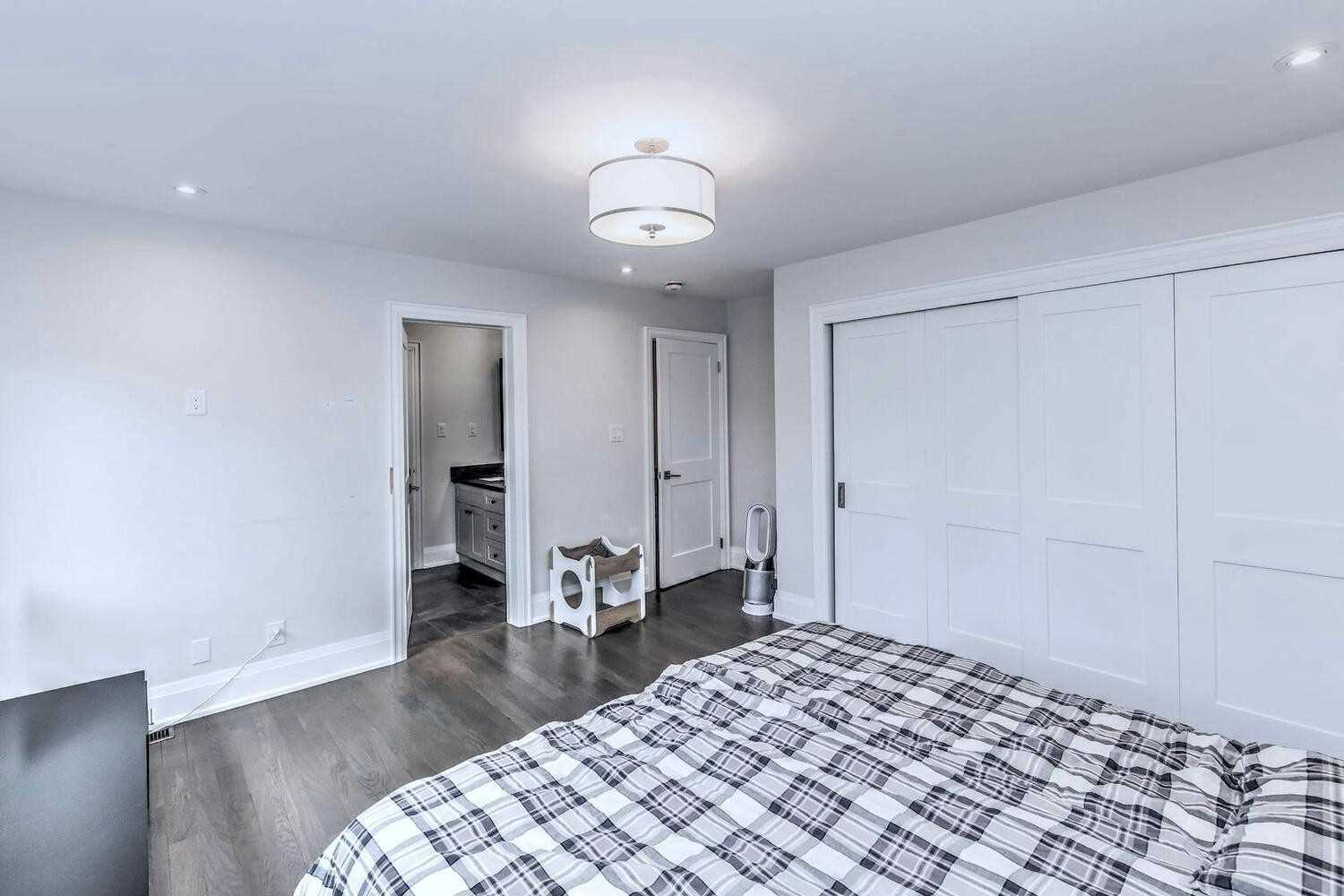 2068 Mississauga Rd