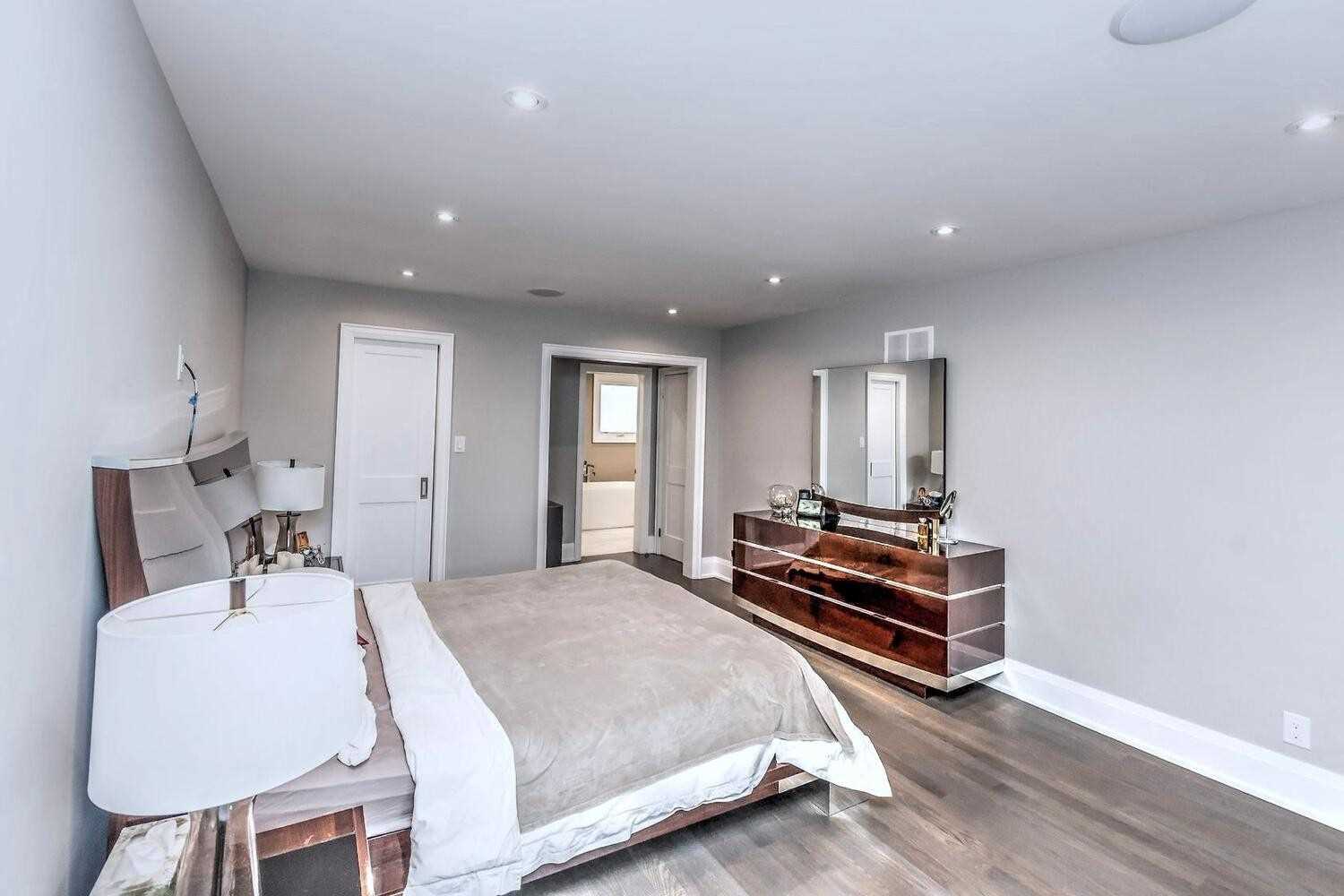 2068 Mississauga Rd
