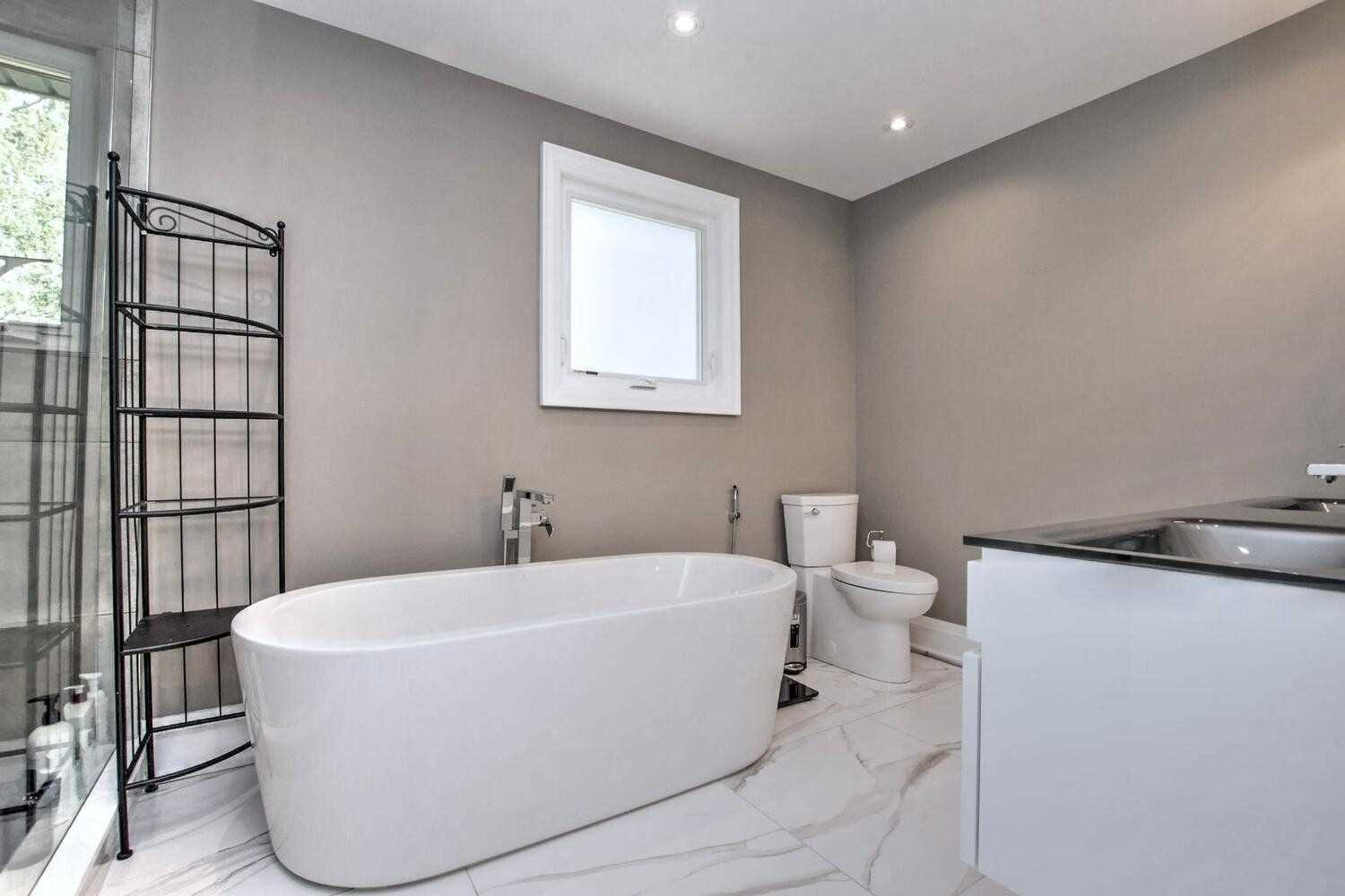2068 Mississauga Rd
