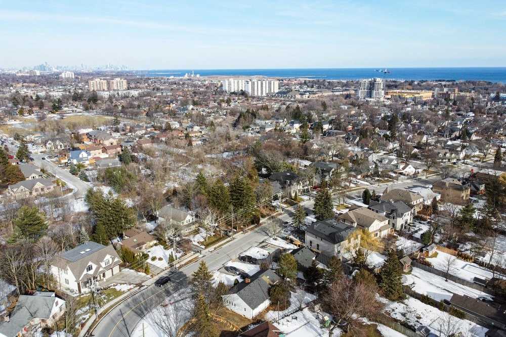 1316 Mineola Gdns