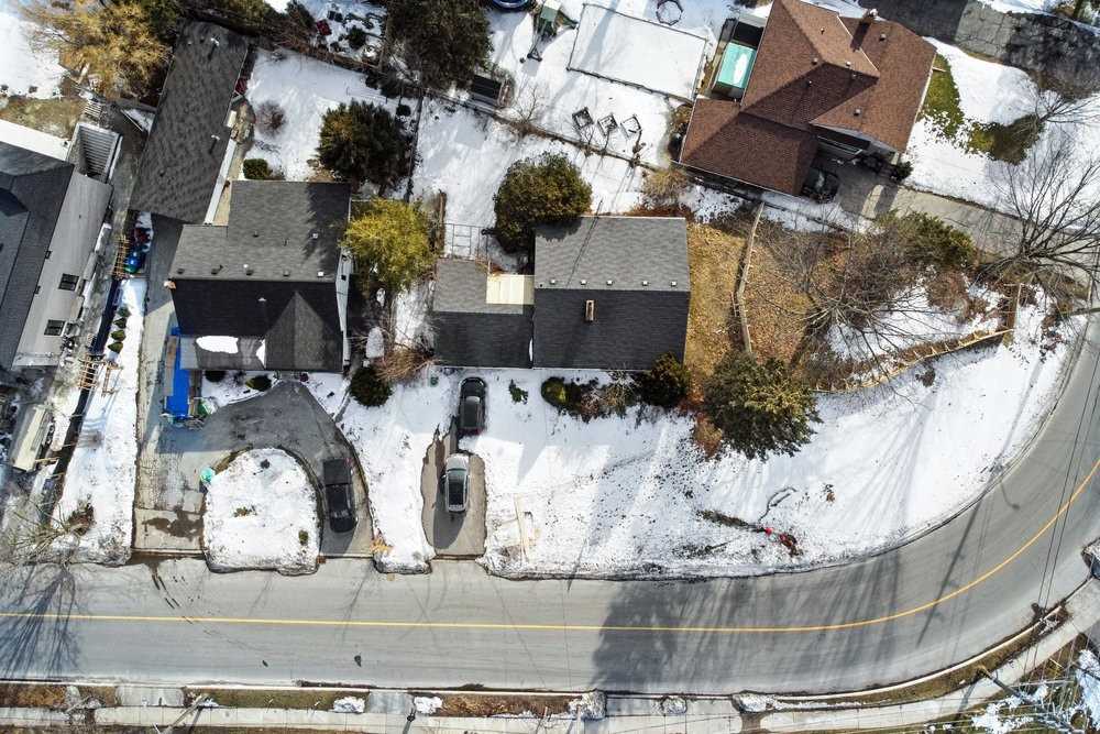 1316 Mineola Gdns